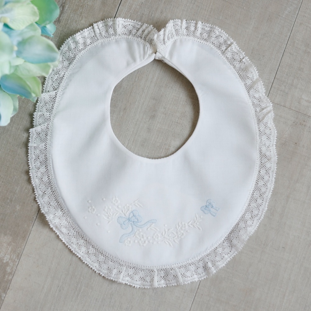 RARE White Heirloom Bib Lace Trim Blue Hand Shadow Bow Feltman Brothers NWOT